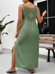 SHEIN Frenchy Gaun Liburan Kasual Ukuran Besar dengan Leher V dan Hiasan Renda. - Limelight Green - View 1