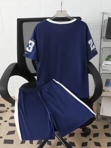2 pièces/Set T-shirt à col contrasté et imprimé numérique et lettres, et short assorti pour garçons. Tissu doux et confortable, convient pour le quotidien, l'école et les activités sportives - Bleu marine - Voir 2