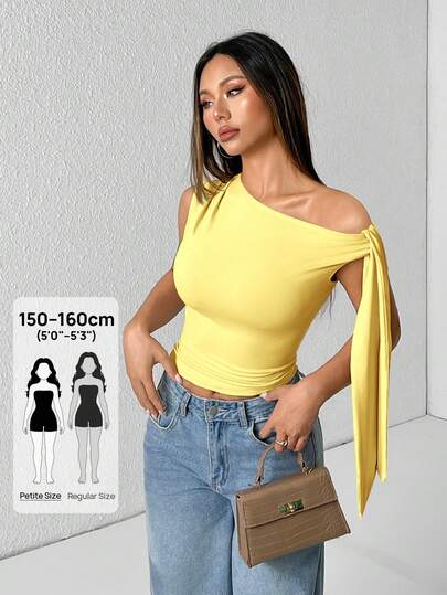 SHEIN PETITE Blusa asimétrica de hombro con lazo en unicolor, prenda de verano de moda en color amarillo