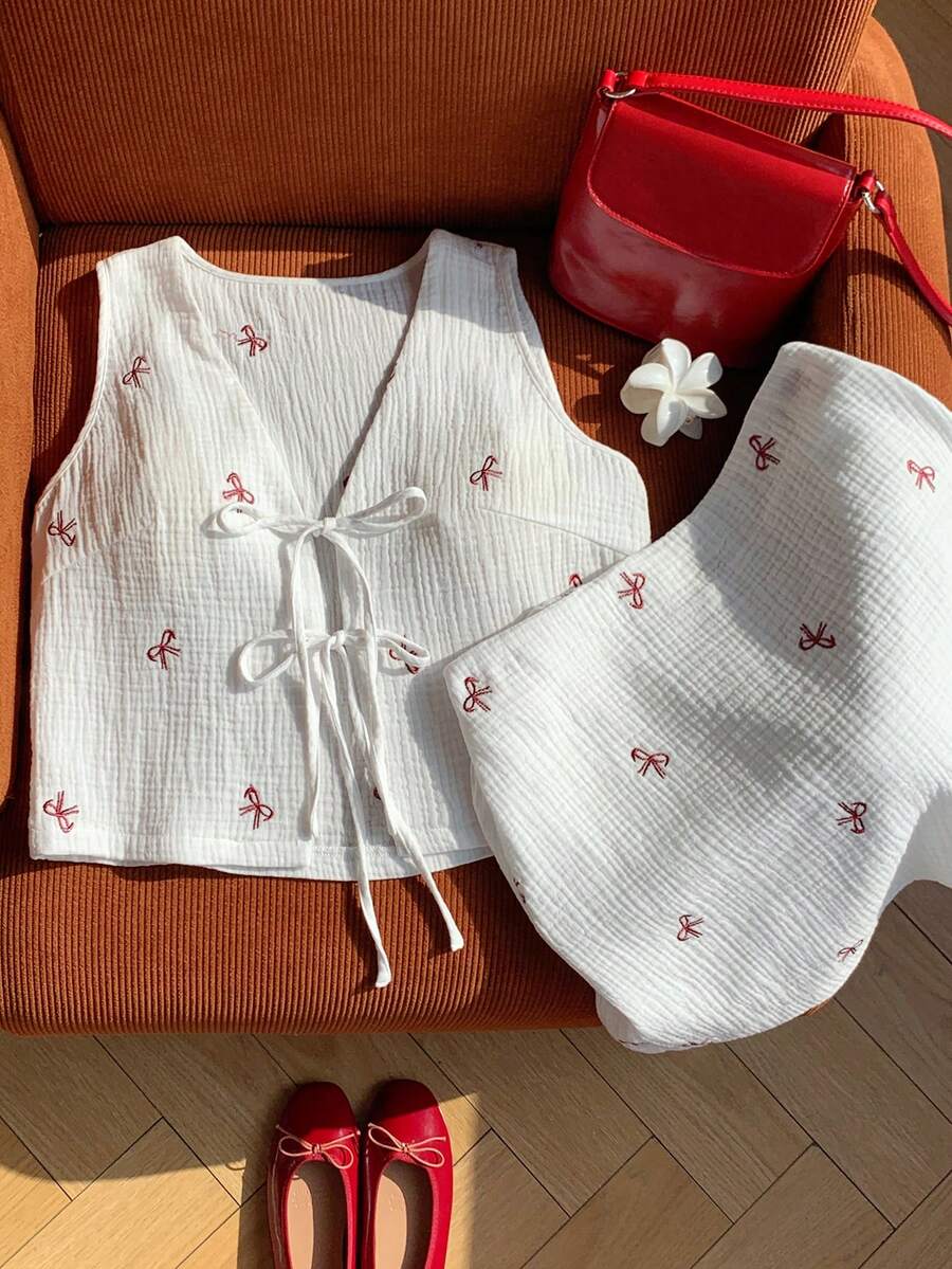Comfortcana 2026春夏新款女士白色96%棉蝴蝶结刺绣吊带短半裙套装，适合冬季、复活节、派对、海滩、婚礼、毕业典礼等场合，风格优雅、休闲、度假、运动、正式、Y2K、商务，饰有亮片、流苏、荷叶边、花朵、图案等元素。 - 白色 - 查看 1