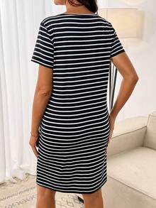 SHEIN 孕妇条纹印花圆领休闲短袖连衣裙 - 黑色 - 查看 2