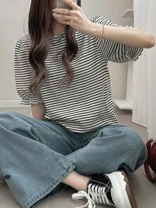 FRIFUL Women's Wavy Striped Loose Contrast Trim Short Sleeve T-Shirt, Summer Casual Wear Graphic Tees Women - Black and White - View 4