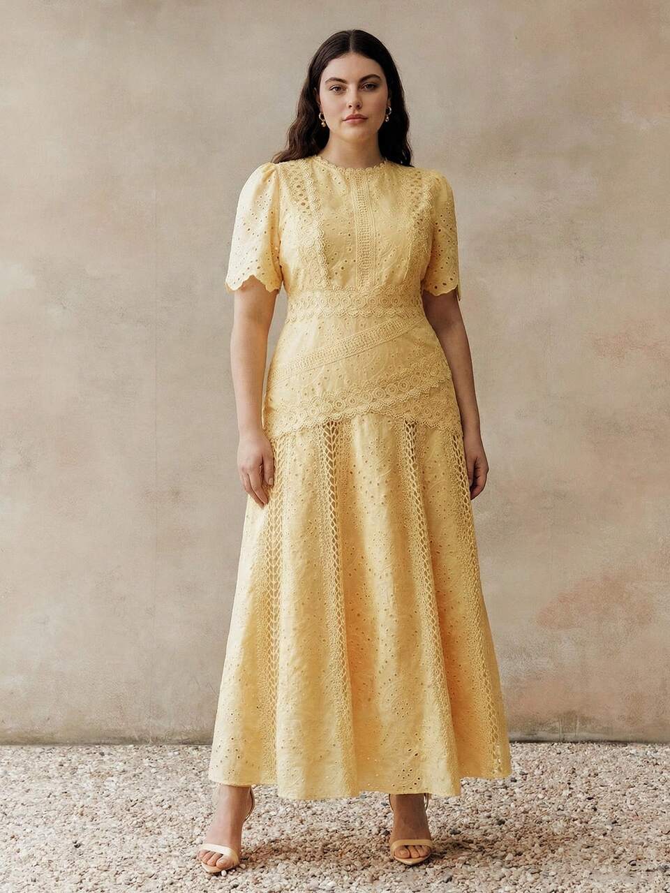 Elegant Floral Trim Round Neck Waist Cinched Short Sleeve Plus Size Women Dress