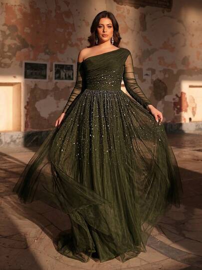 Aureia Vestido de novia de talla grande elegante y romántico con hombros descubiertos, mangas largas transparentes, cintura plisada, decoración de perlas y diamante de imitación, y parches de malla en corte evasé. Adecuado para bodas, fiestas, celebraciones y ocasiones formales (diseño intrincado)