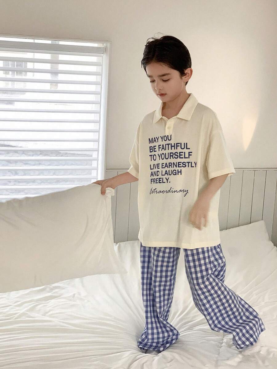 Dazy Kids Set Piyama Musim Panas untuk Anak Laki-Laki Usia 10-12 Tahun: Atasan Lengan Pendek dengan Motif Slogan dan Celana Kotak-kotak - Aprikot - View 1