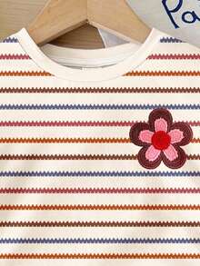 SHEIN Bộ 2 món cho bé gái, chất liệu Dopamine, kiểu dáng thường ngày, họa tiết sọc và thêu hoa nhiều màu sắc, mềm mại, cổ tròn, tay ngắn và quần short ôm sát, thích hợp mặc hàng ngày vào mùa xuân/hè, đi chơi, nghỉ lễ, lễ Phục sinh. - Nhiều màu - Xem 5