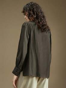 Ontre Áo kiểu nữ tay dài cổ tròn thêu họa tiết rỗng, chất liệu vải lanh acetate, mã sản phẩm 2026SS, phù hợp cho công sở, đi làm, dự tiệc hoặc các buổi gặp mặt. - Màu xám đen - Xem 4