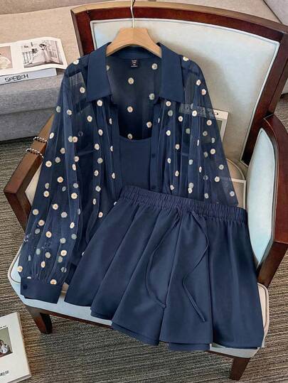 GlowEve CURVE Conjunto de 3 piezas de mujer talla grande con blusa transparente bordada, camiseta y shorts, elegante y fresco para el verano