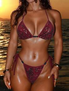 Swim SXY Bộ bikini 2 mảnh gồm áo cổ yếm ren thêu sequin gợi cảm và quần lọt khe, đính ngọc trai chuyển màu, tạo nên vẻ ngoài táo bạo và phá cách cho các bữa tiệc bãi biển dành cho nữ. - Đỏ - Xem 2