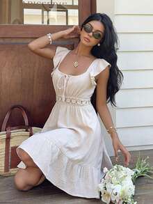 SHEIN Frenchy Đầm hè mới, kiểu dáng thanh lịch và tinh tế với tay áo bồng bềnh, điểm xuyết viền bèo nhún và họa tiết ren, phù hợp cho mặc hàng ngày, đi làm, dự tiệc, đi học, uống trà chiều, hẹn hò và các dịp khác. - Màu be - Xem 6