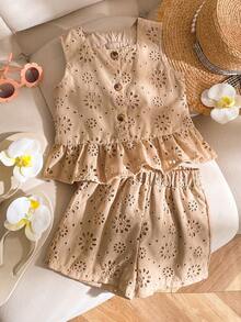 SHEIN 两件套女童夏季新款镂空刺绣卡其色圆领无袖荷叶边下摆上衣搭配直筒短裤，简约可爱百搭度假套装 - 棕色 - 查看 2