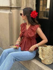 SHEIN Frenchy 女士休闲镂空刺绣拼接荷叶边下摆无袖衬衫 - 紅木色 - 查看 8