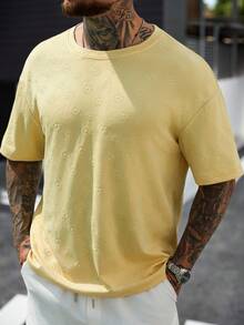 Manfinity CasualCool Áo thun nam tay ngắn cổ tròn dáng rộng, chất liệu co giãn mềm mại, họa tiết hoa jacquard, màu vàng. - Màu vàng - Xem 4