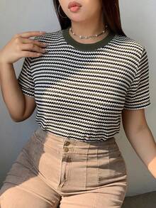 Dazy Petite Plus Áo thun ngắn tay kẻ sọc phối màu tương phản, màu nâu, thích hợp cho mùa xuân/hè. - xanh quân đội - Xem 4