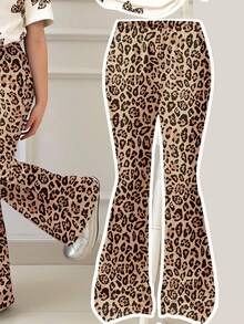 SHEIN Bộ 2 món gồm áo thun ngắn tay cổ tròn in họa tiết báo đốm và quần ống loe, trang phục thường ngày cho bé gái, mùa xuân và mùa hè. - Nhiều màu - Xem 5