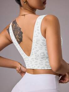 SHEIN Sovereign Charm 无缝豹纹运动文胸吊带背心 女士上衣 带衬垫文胸 运动上衣 内置文胸 豹纹文胸 运动文胸 带衬垫文胸上衣 - 彩色 - 查看 2