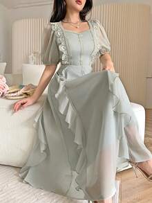 Feyla Đầm nữ thanh lịch dài ngang gối, cổ tim, tay cánh hoa, phối ren tương phản. - Màu xanh nhạt - Xem 1