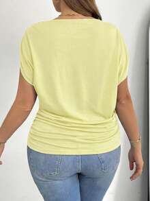 SHEIN Essnce 大码女装春夏时尚休闲宽松舒适日常百搭修身黑色露肩短袖T恤，简约风格，适合工作场合、欧洲夏季、露肩上衣、女士教堂着装、教师服装 - 淡黃色 - 查看 2