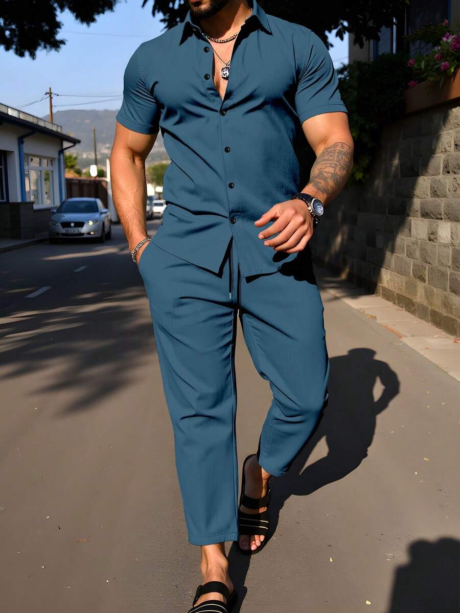 Manfinity Homme 男士纯色简约休闲短袖衬衫和裤子套装 - 深色水洗藍 - 查看 1