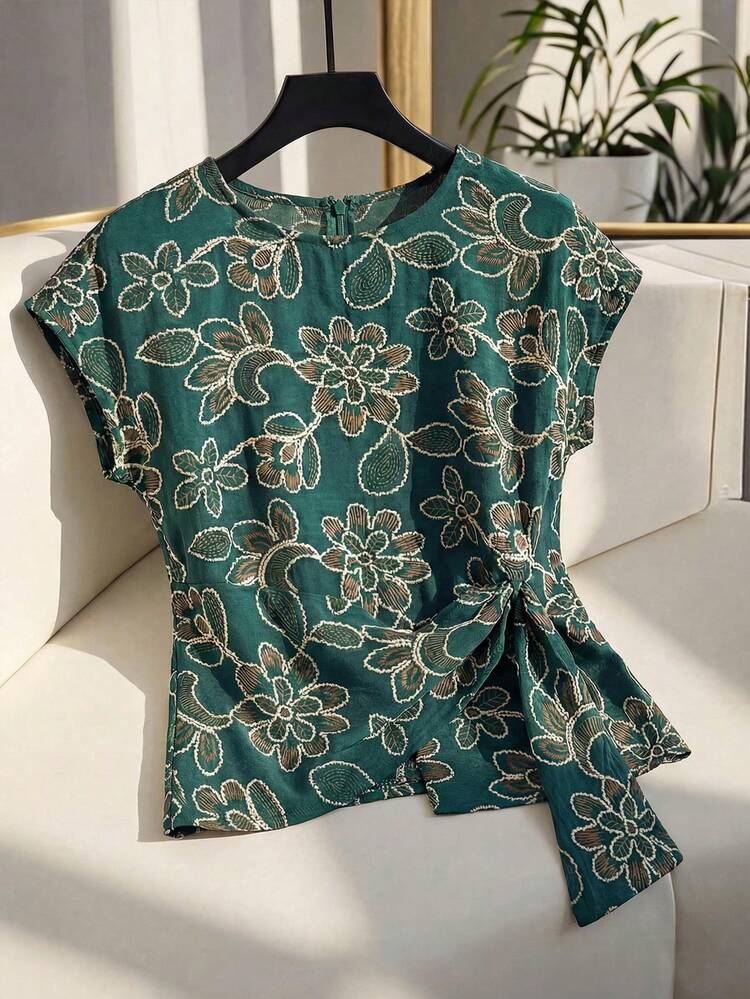 Women's Floral Pattern Round Neck Asymmetric Hem Casual Top