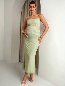 MaterniChic Đầm bầu kiểu camisole ôm sát, thanh lịch, phối ren tương phản, xếp nếp. - màu xanh lá - Xem 1