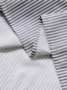 Manfinity Roghcode Áo sơ mi nam kẻ sọc, dáng rộng, in chữ. - Màu Xám nhạt - Xem 4