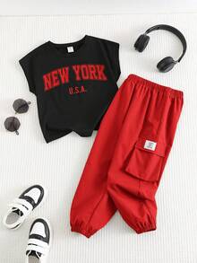 SHEIN 2 piezas Conjunto de niños pequeños de top sin mangas impreso y pantalones con cordón, cómodo y versátil - Rojo - Ver 7