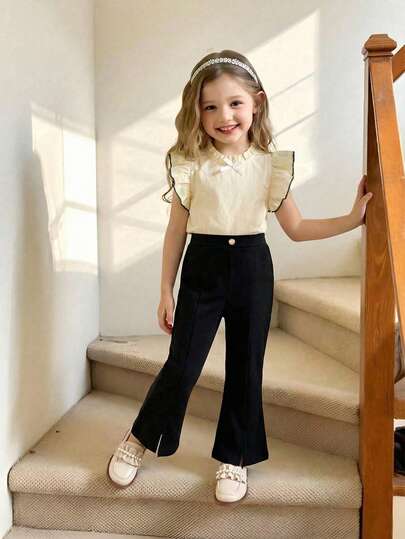 Conjunto elegante de 2 piezas con top con volantes de color contrastante y pantalones acampanados de unicolor para niña