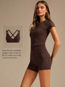 GLOWMODE FeatherFit™ FlexFlow 柔软弹力吸汗修身短袖圆领T恤及口袋骑行短裤套装，适合低强度瑜伽、普拉提、舞蹈工作室及日常运动穿着 - 棕色 - 查看 7