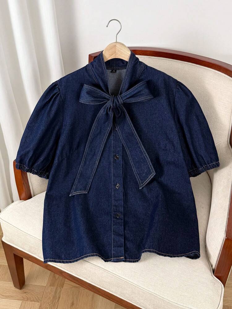 SHEIN Frenchy Blusa vaquera de manga corta con lazo en talla grande y unicolor - Azul lavado oscuro - Añade 1