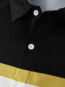 Manfinity Mode 男士撞色短袖衬衫，适合休闲、户外和派对穿着。男士休闲黑色衬衫，男士街头风短袖星形衬衫。 - 黑色 - 查看 5