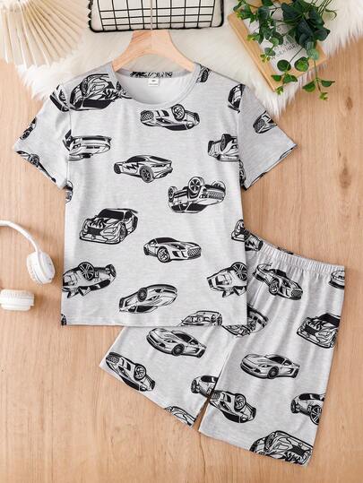 SHEIN Set de 2 piezas de pijama con top de manga corta y pantalones cortos con estampado de coche y camión para niños