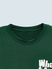 Modcrash Camiseta casual de cuello redondo con mangas de murciélago y estampado de letras para hombres, un gran regalo para un novio o esposo. Camiseta gráfica verde para hombres, camiseta con eslogan "¿Qué demonios?", camiseta gráfica unisex de ajuste relajado, adecuada para uso diario y atuendos de verano. - Verde - Ver 3