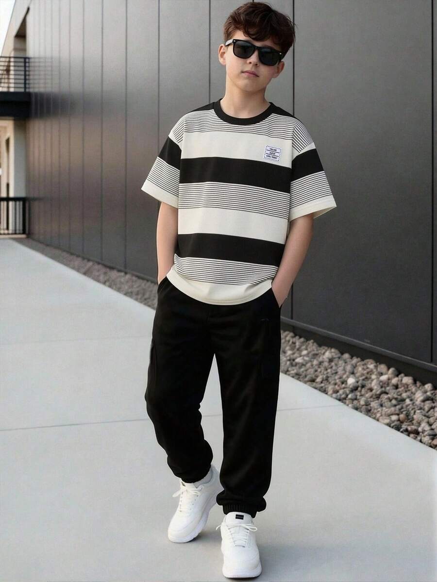 SHEIN Vacaura 男童休闲简约蓝灰白拼接T恤裤套装(2件套),适合春夏日常穿着及外出活动。 - 彩色 - 查看 1