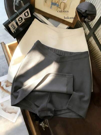 Franclia Pantaloncini grigi con spacco in vita, minimalisti e versatili, di colore unito, adatti per servizi fotografici