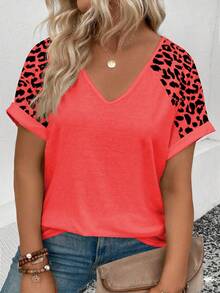 EMERY ROSE Kaos Wanita Ukuran Plus Terbaru 2026, Model Kasual Motif Leopard, Leher V, Longgar, Nyaman, Lengan Pendek. - Merah - View 1