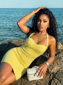 Slaydiva 新款夏季优雅休闲度假修身黄色吊带系带迷你连衣裙。适合日常穿着、音乐节、派对、演唱会、度假、婚礼季、旅行、夜店、机场穿搭、早午餐、波西米亚风、西式风、优雅风、购物、下午茶、约会等场合。 - 淡黃色 - 查看 7