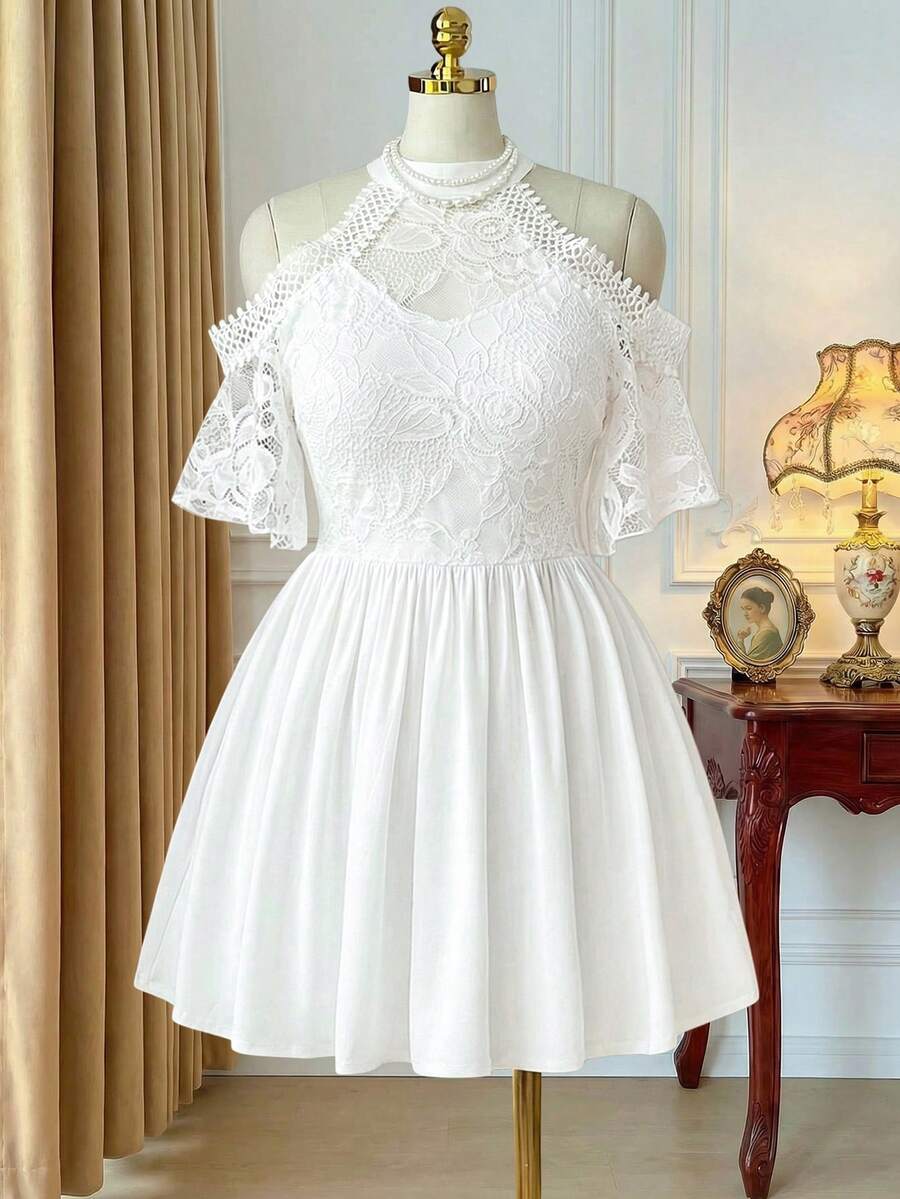 Rometta Blusa casual de vacaciones para mujer, con cuello alto, parche de encaje y malla, tejido elástico, hombros descubiertos, mangas cortas con volantes, cintura fruncida y bajo con volantes, para talla grande - Blanco - Ver 1