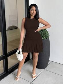 Alexandranx 女式无袖纯色白色紧身褶皱迷你双层褶皱连衣裙，适合夏季和秋季 - 咖啡棕 - 查看 6