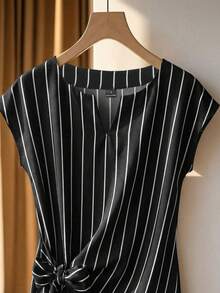 Franclia Women's All-Over Print V-Neck Front Tie Casual Short Sleeve Shirt - Black and White - View 2