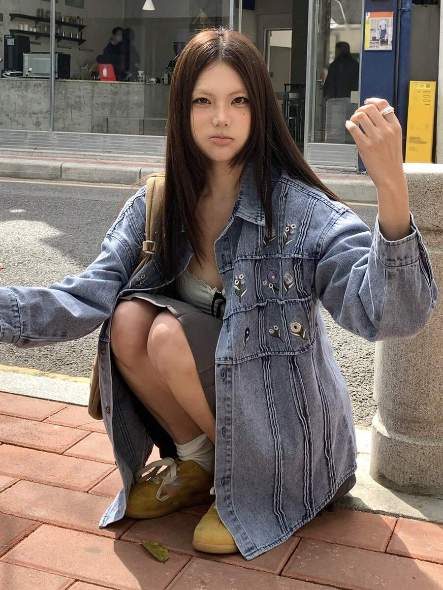 DAZY Áo sơ mi denim dài tay cổ bẻ thêu hoa dành cho nữ, kiểu dáng thường ngày. - Màu xanh lam - Xem 1