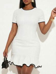 SHEIN SXY Vestido de uso diario minimalista de cuello y puños de contraste, de manga corta y cuello redondo, talla grande - Blanco - Ver 7