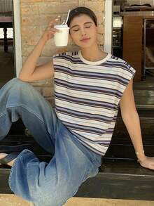 DAZY Áo thun nữ không tay cổ tròn kẻ sọc, vai độn, phong cách Y2K - Màu be - Xem 3