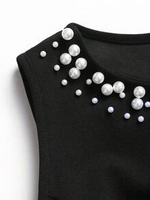 SHEIN Vestido sin mangas de línea A plisado con bloque de color y cuentas de perlas elegante para adolescentes - Blanco y Negro - Ver 4