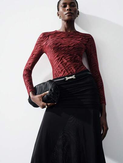 Aveloria Modichic Burgundy Ombre Tiger Print Bodysuit, Fitted High Neck Design, Long Sleeve Style, Invisible Edging Craftsmanship, Lightweight Stretchy Fabric, Fashion-Forward Style, 3D Tailored Silhouette, Semi-Sheer Visual Effect, Suitable For Nightclub Parties, Fashion Shows, Street Snaps And Unique Stage Performances, Showcasing Distinctive Charm And Dynamic Lines, Combining Sexiness And Flamboyant Elegant. European And American Style Spring/Summer New Fashionable Versatile Zebra Flocked Long Sleeve Tight Bodysuit