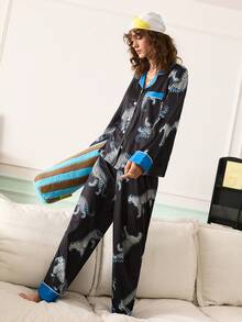 Chillnights 动物数码印花翻领开衫和裤子女士睡衣套装 - 黑色 - 查看 3