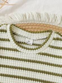 SHEIN Vintaside Kids 2件套女童条纹提花针织宽松背心短裤套装，适合休闲、度假、运动、夏季穿着 - 綠色 - 查看 10