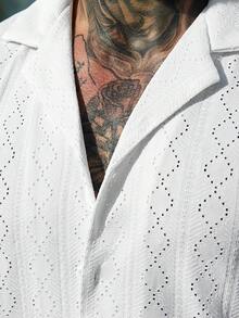 Manfinity RSRT Bộ đồ nam màu trắng, chất liệu dệt jacquard khoét lỗ, kiểu dáng thường ngày, gồm áo sơ mi ngắn tay và quần short, thích hợp cho kỳ nghỉ. - trắng - Xem 3