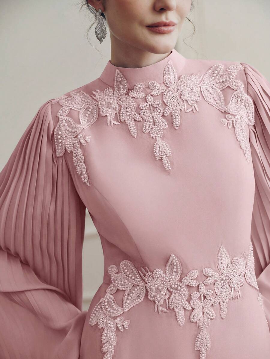 Anewsta 优雅粉色领口贴花袖子褶裥腰部飘逸长袖连衣裙，春夏款 - 粉色 - 查看 1