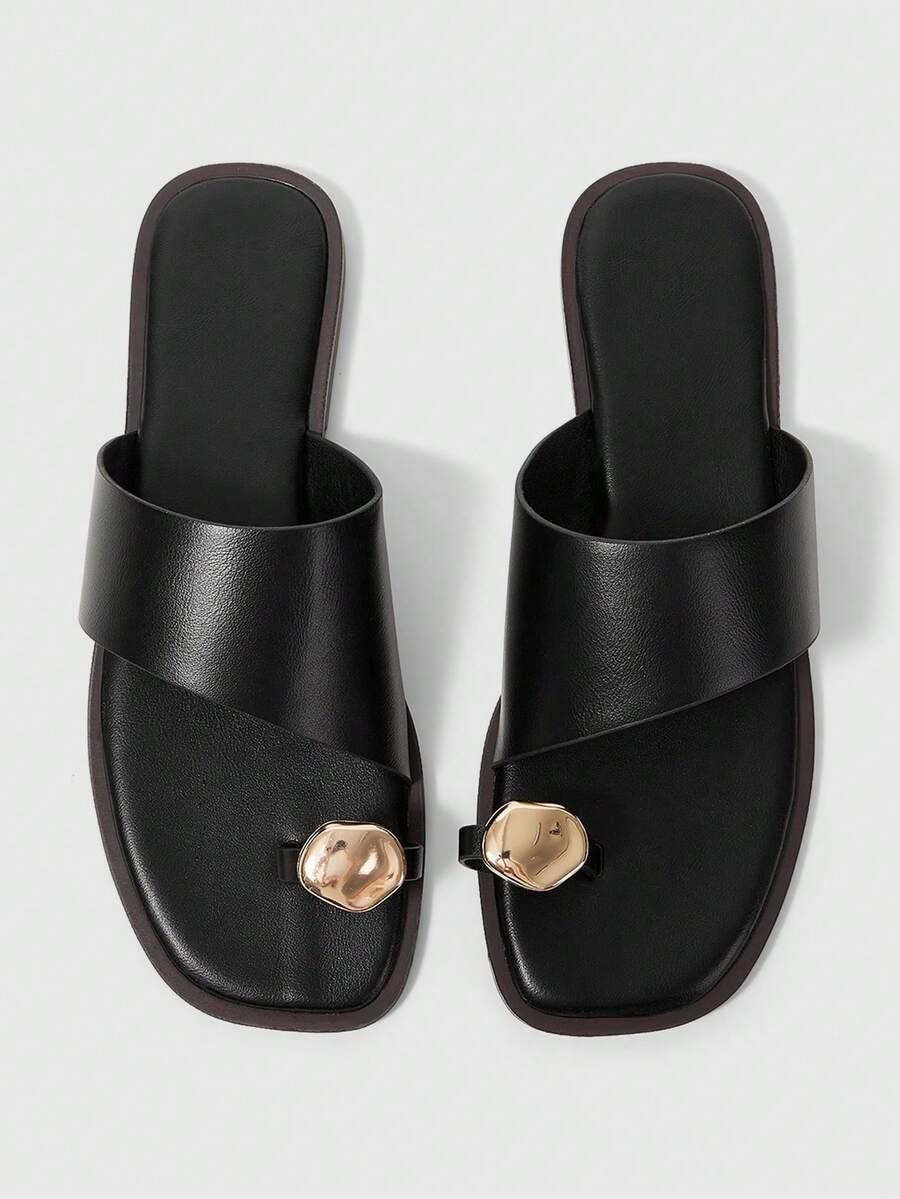 Sleekvia Ladies Comfortable Flat Wear-Resistant Versatile Metal Outdoor Flip-Flops Slippers Summer Shoes - Black - View 1